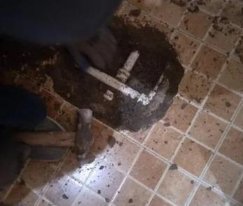 新城卫生间漏水维修公司为您分享下卫生间渗水如何处理及注意事项